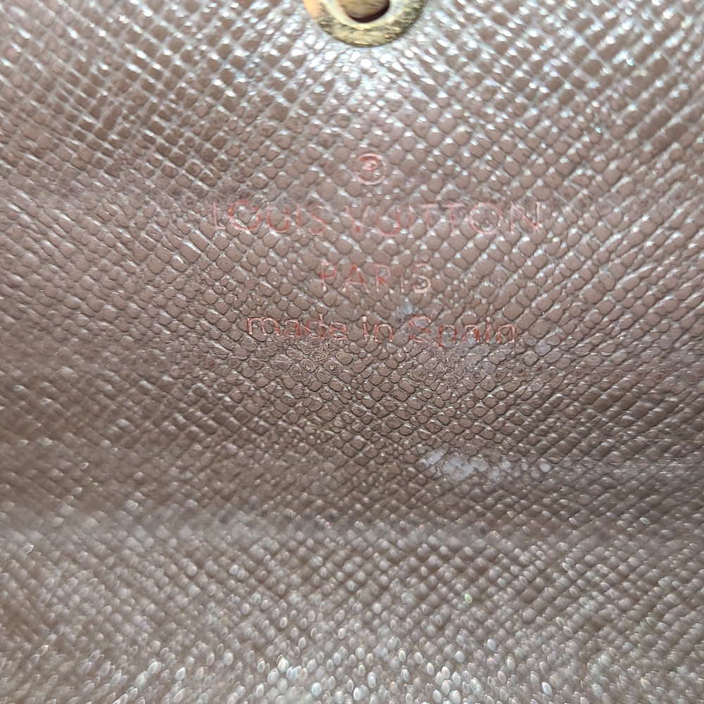 Emt$250Louis Vuitton Damier Ebene Sarah wallet, with D hooks attached - Picture 2 of 12